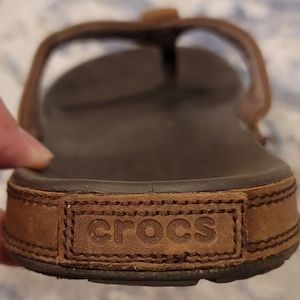 Crocs Santa Cruz leather strapped flip flops